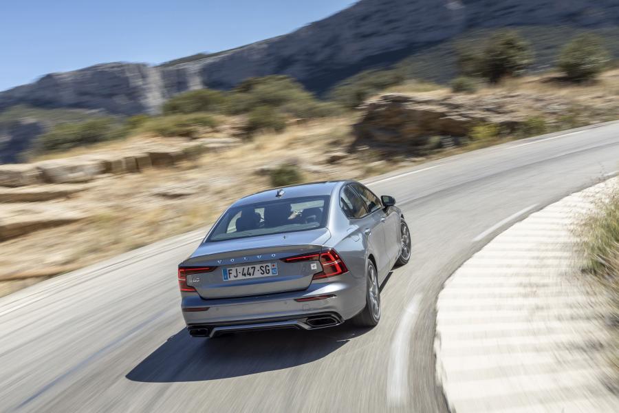  Volvo S60 T8 Polestar Engineered 2018 года  (WW) (фото 36 из 51)